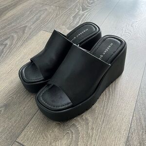 Platform sandals